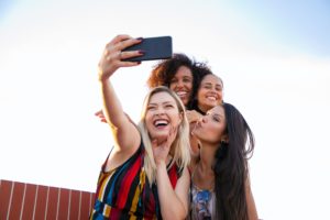 Gen Z selfies (Pexels)